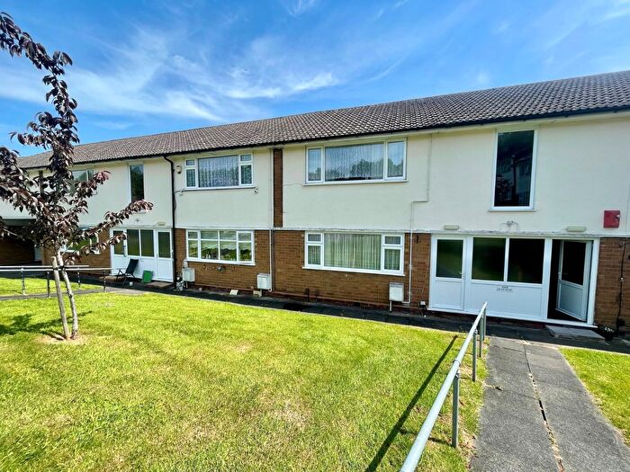 1 Bedroom Maisonette For Sale In Sutton Court, Dovedale, Wolverhampton, West Midlands, WV4