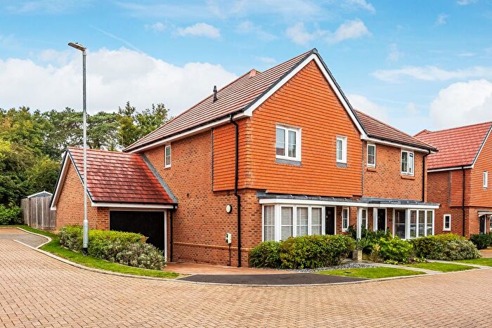 3 Bedroom Semi-Detached House For Sale In Hill Close, Edenbridge, Kent, TN8