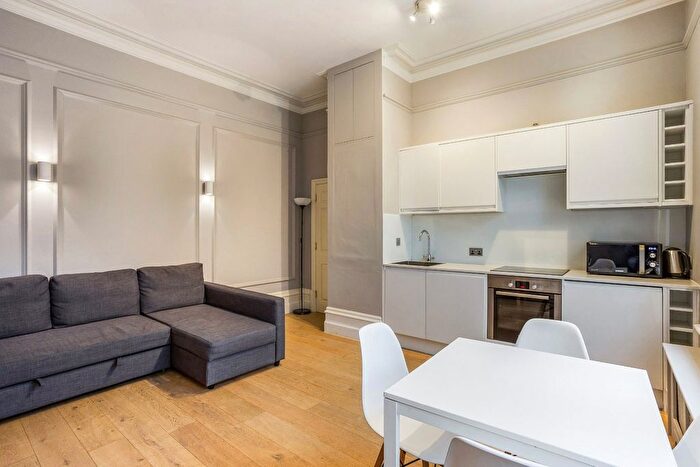 1 Bedroom Flat For Sale In Jermyn Street, London, SW1Y - Photo 2