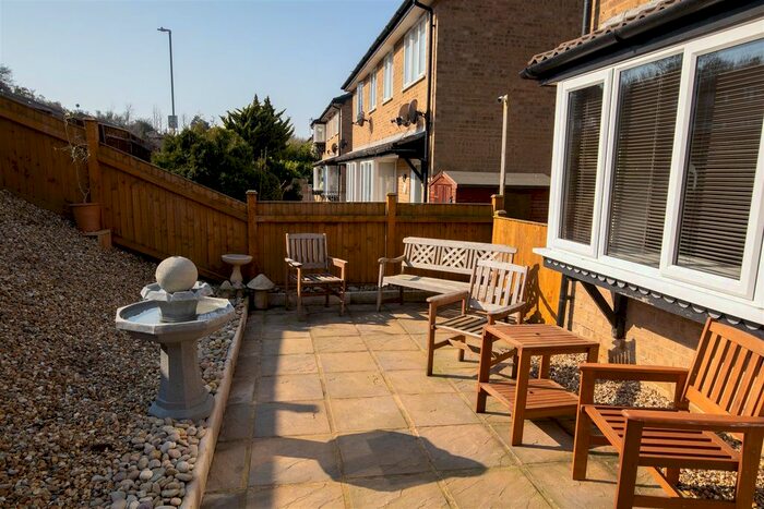 2 Bedroom End Of Terrace House To Rent In Pinders Road, Hastings, TN35