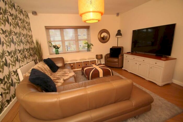 2 Bedroom Flat To Rent In Poppy Fields, Deighton Road, Wetherby LS22