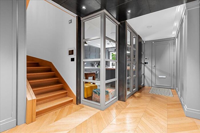 4 Bedroom Town House To Rent In Vicarage Gate, London, W8