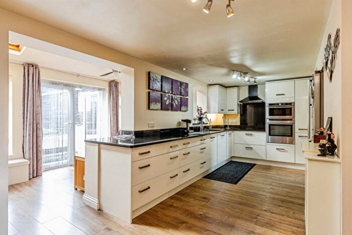 4 Bedroom Terraced House For Sale In Bishport Avenue, Bristol, BS13