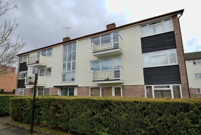 2 Bedroom Flat To Rent In Clitherow Avenue, Boston Manor, London, W7