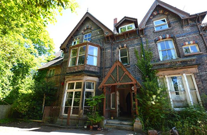 2 Bedroom Flat To Rent In Broadlands, Alexandra Drive, L17