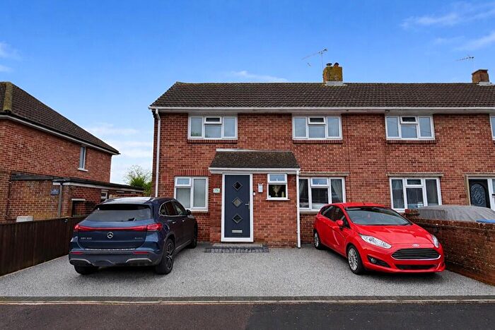 3 Bedroom Semi Detached House For Sale In Hillson Drive, Fareham, PO15