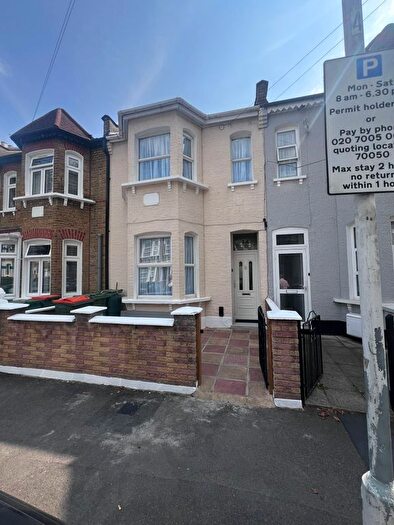 5 Bedroom Terraced House To Rent In Lincoln Road, London, E7