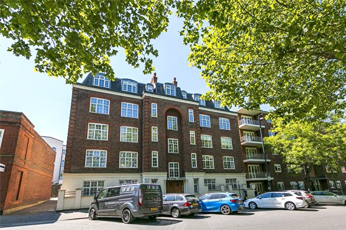 1 Bedroom Flat To Rent In Wilton Court, Sheen Road, Richmond, TW9