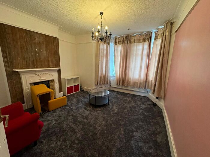 1 Bedroom Flat To Rent In Castleton Road, Ilford, IG3