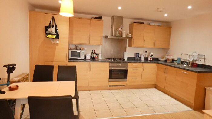 2 Bedroom Flat To Rent In Lovelace House, West Ealing, W13