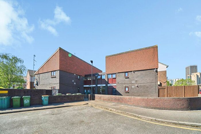 1 Bedroom Flat For Sale In Ashton Road, London, E15