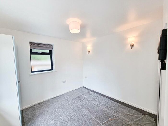 1 Bedroom Flat To Rent In The Ridgeway, Croydon, CR0