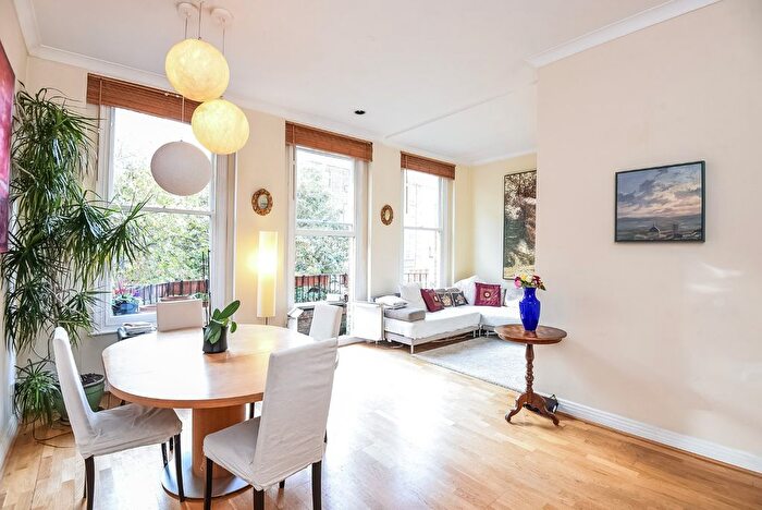 2 Bedroom Flat To Rent In Courtfield Road, South Kensington, London, SW7