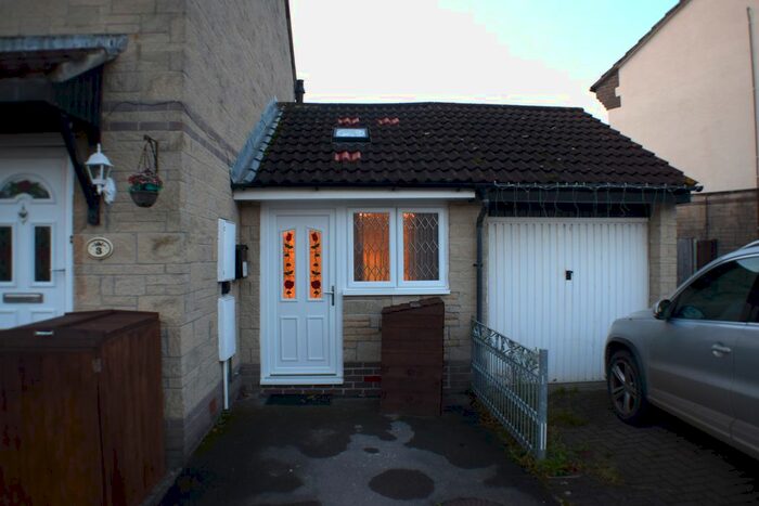 Studio To Rent In Kensington Gardens, Bridgwater, TA6