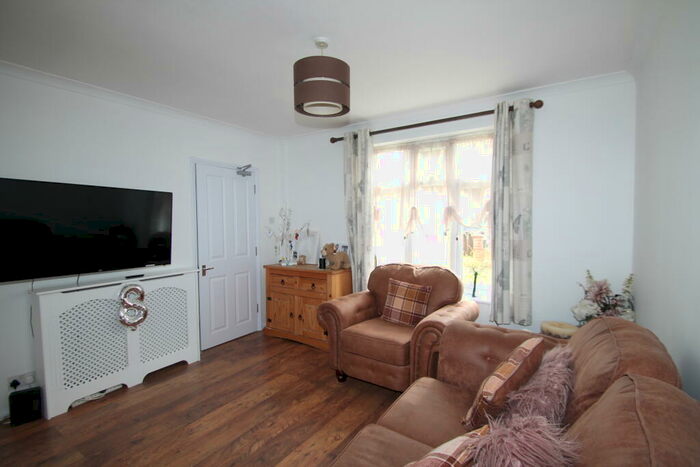 3 Bedroom House To Rent In Hall Road, Dartford, DA1