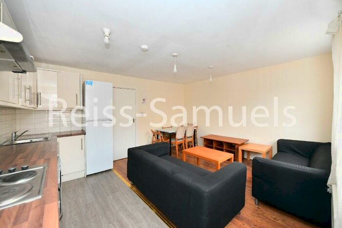 5 Bedroom Town House To Rent In Cyclops Mews, London, E14