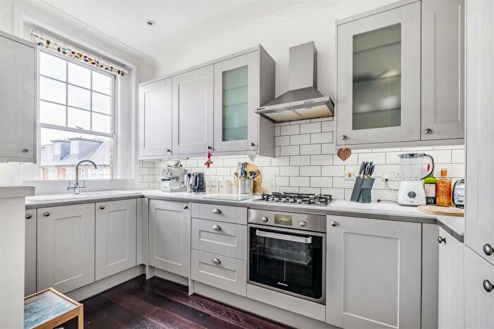 1 Bedroom Flat To Rent In Upper Richmond Road West, East Sheen, SW14