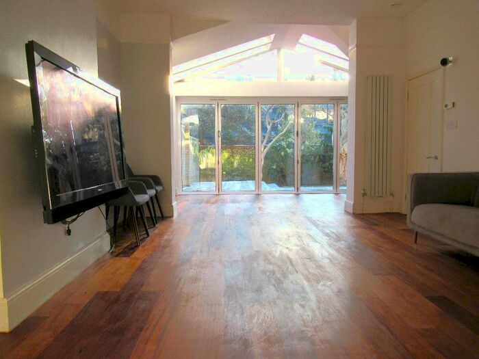 2 Bedroom Flat To Rent In Denton Road, Twickenham, TW1