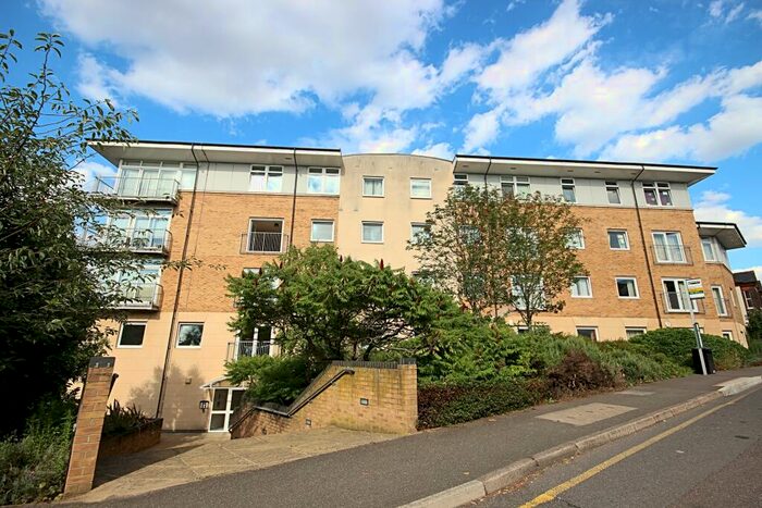 2 Bedroom Flat To Rent In Centurion Court, AL1