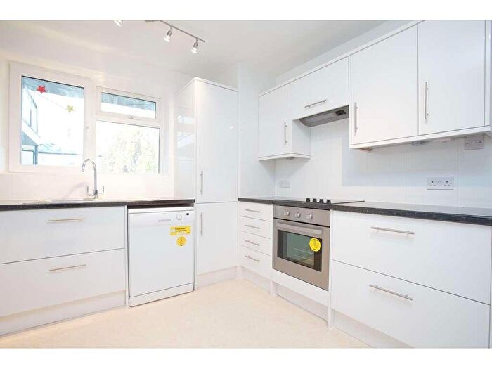 2 Bedroom Flat To Rent In George Gillett Court, Banner Street, London, EC1Y