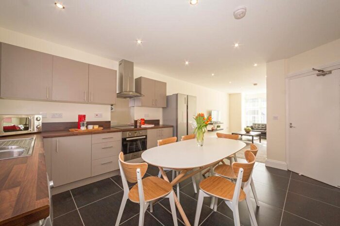 5 Bedroom Terraced House To Rent In Hessle Avenue, Hyde Park, Leeds, LS6