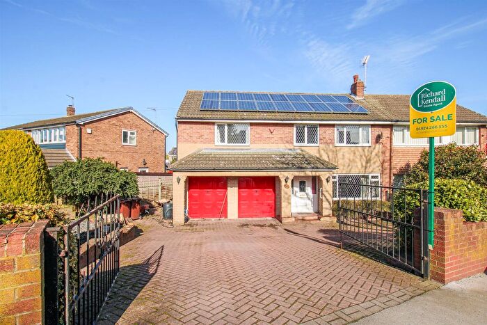 4 Bedroom Semi Detached House For Sale In Towngate, Ossett, WF5