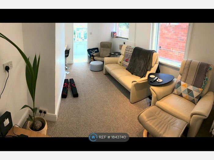 5 Bedroom Terraced House To Rent In Monks Road, Exeter, EX4