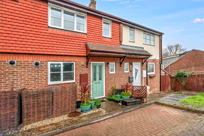 3 Bedroom Terraced House For Sale In Ashdown Fields, Chartham, CT4
