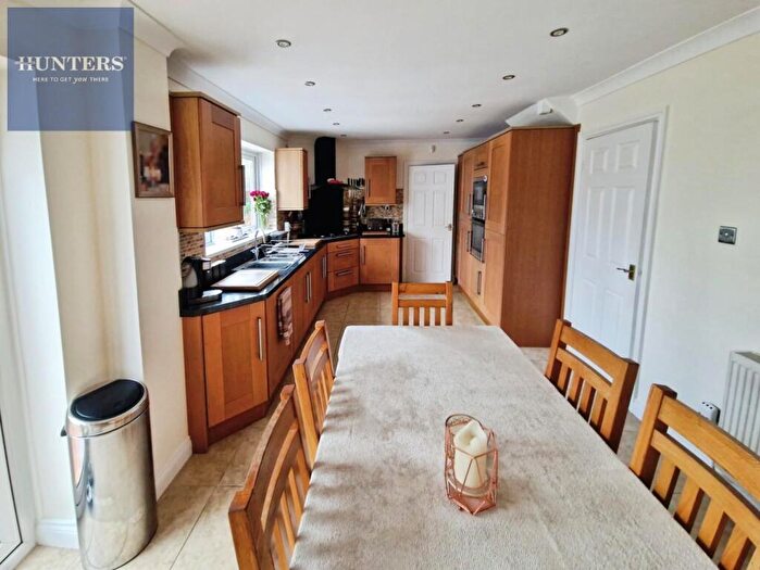 5 Bedroom Detached House For Sale In Clos Penglyn, Pencoed, Bridgend, CF35