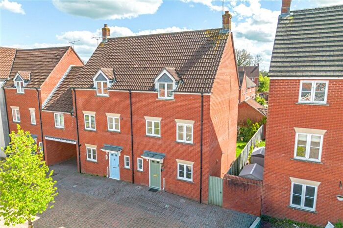 4 Bedroom Semi-Detached House For Sale In Osmund Road, Devizes, Wiltshire, SN10