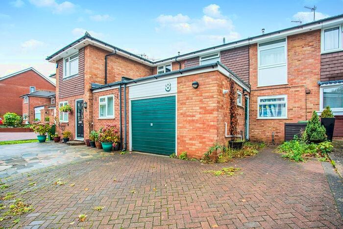 4 Bedroom Detached House To Rent In Bramleas, Watford, WD18