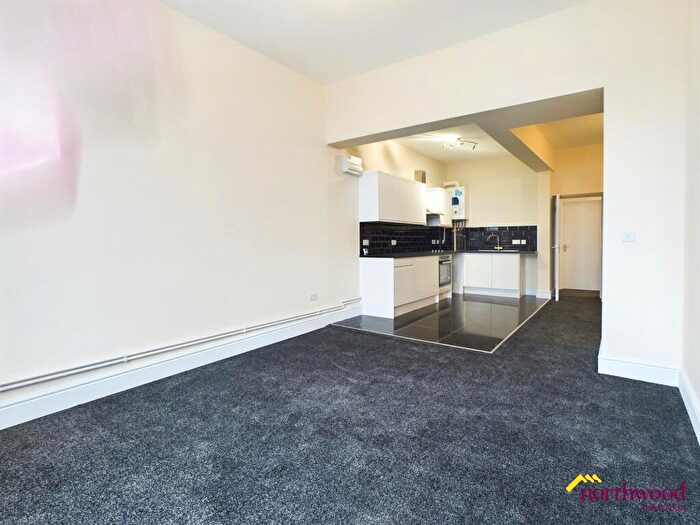 1 Bedroom Flat To Rent In High Street, Newcastle-under-Lyme, ST5