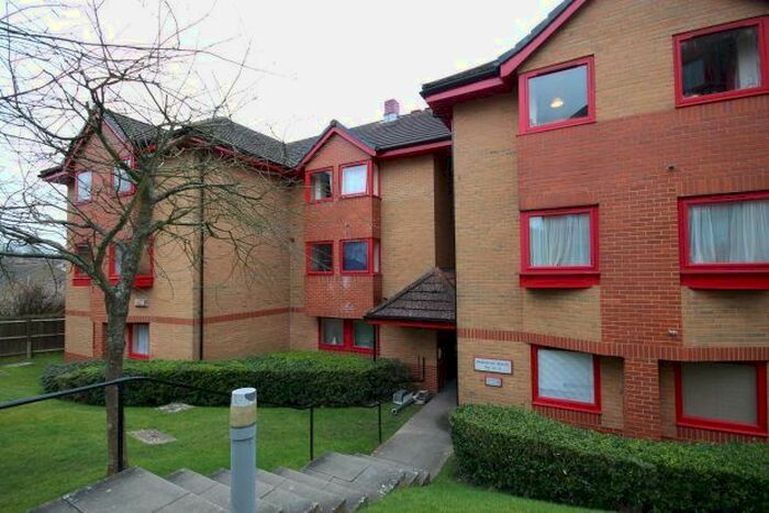 2 Bedroom Flat To Rent In Franklynn Road, Haywards Heath, RH16