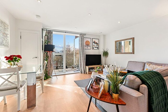 1 Bedroom Flat For Sale In Valley House, Manor Road, Ealing, London, W13