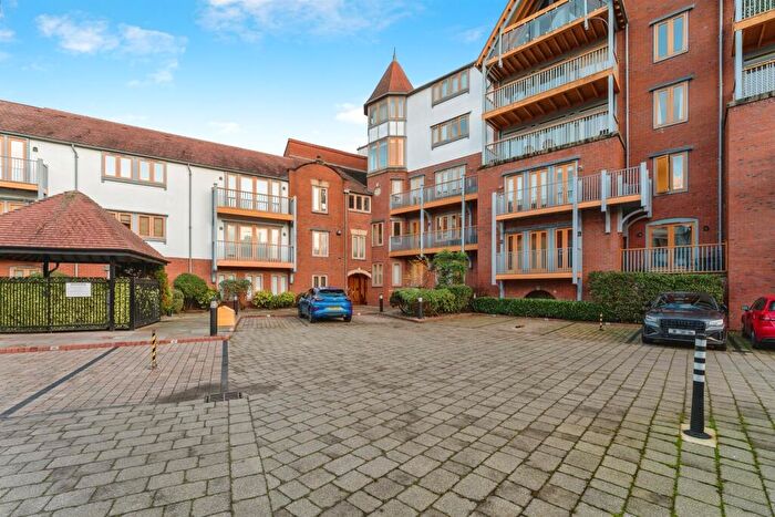 2 Bedroom Apartment For Sale In Foregate Street, Chester, CH1