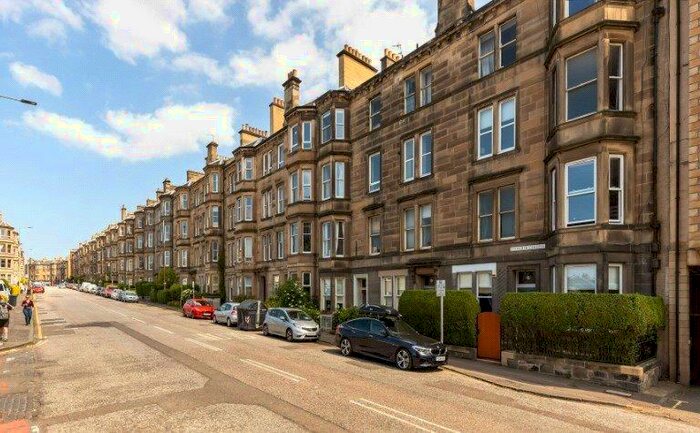 2 Bedroom Apartment To Rent In Polwarth Gardens, Edinburgh, EH11