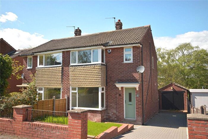 3 Bedroom Semi-Detached House For Sale In Moseley Wood Walk, Leeds, West Yorkshire, LS16