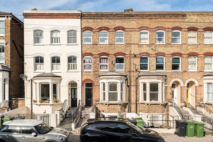 2 Bedroom Flat For Sale In Gipsy Road, West Norwood, SE27