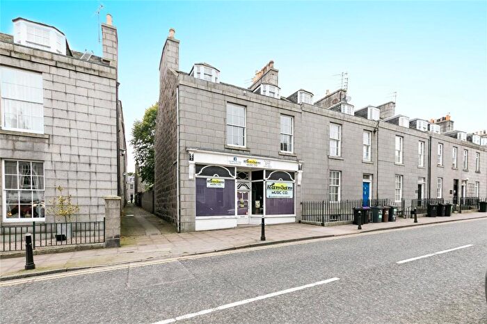 3 Bedroom End Of Terrace House To Rent In Crown Street, Aberdeen, AB11