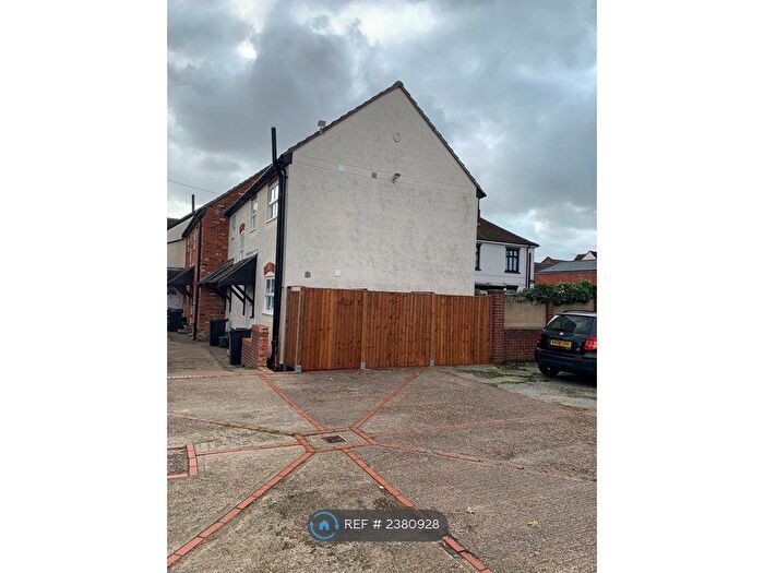 2 Bedroom Flat To Rent In High Street, Maldon, CM9