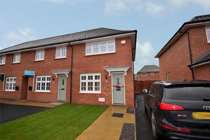 2 Bedroom Town House To Rent In Ashbourne Avenue, Leeds, LS15