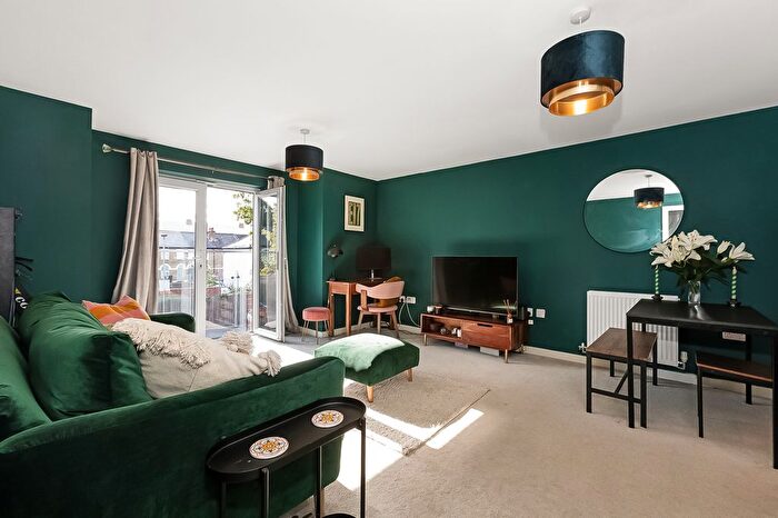 1 Bedroom Flat For Sale In Scotts Road, Kent, BR1