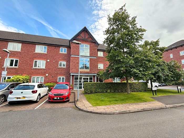 2 Bedroom Flat For Sale In Waterside, Sale, M33