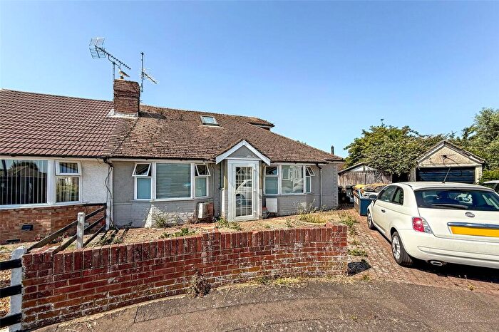 4 Bedroom Bungalow For Sale In The Crossways, Littlehampton, West Sussex, BN17