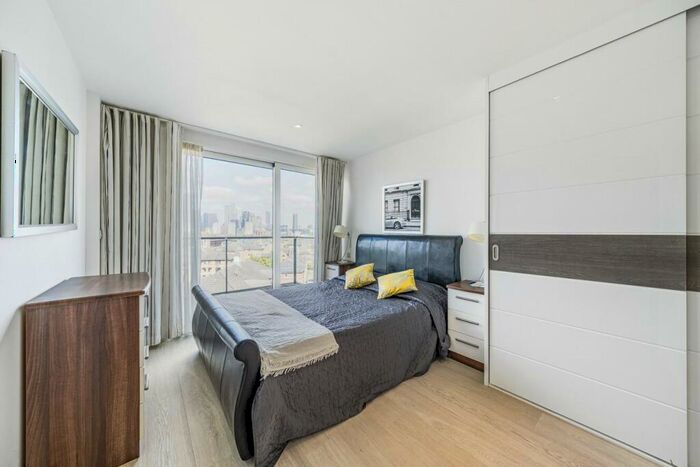 2 Bedroom Flat For Sale In Seafarer Way, Surrey Quays, SE16