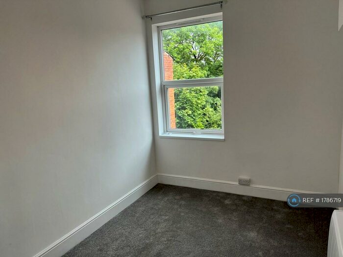 1 Bedroom Flat To Rent In Derby Way, Marple, Stockport, SK6