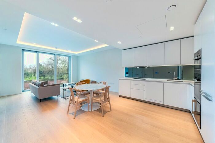 2 Bedroom Flat To Rent In Lillie Square, Earls Court, London, SW6