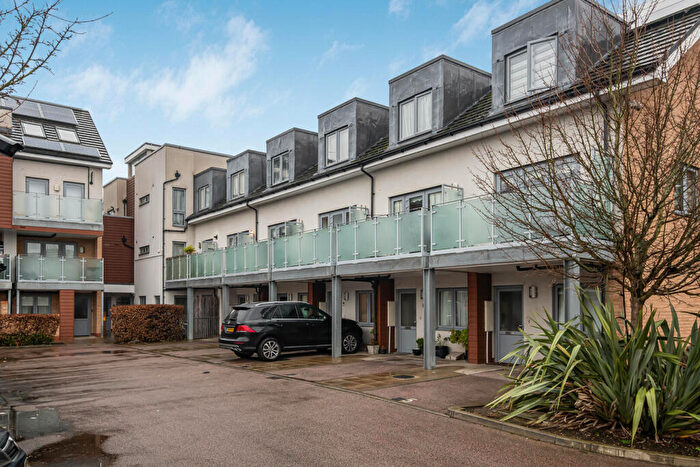 1 Bedroom Flat For Sale In Cromie Close, London, N13