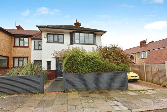 5 Bedroom Semi Detached House For Sale In Hurst Bank, Higher Bebington, CH42