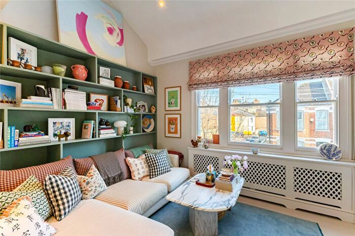 2 Bedroom Maisonette For Sale In Stephendale Road, Fulham, London, SW6